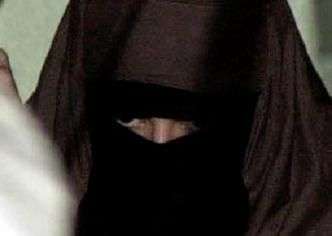 donna velata generica iran arabia saudita