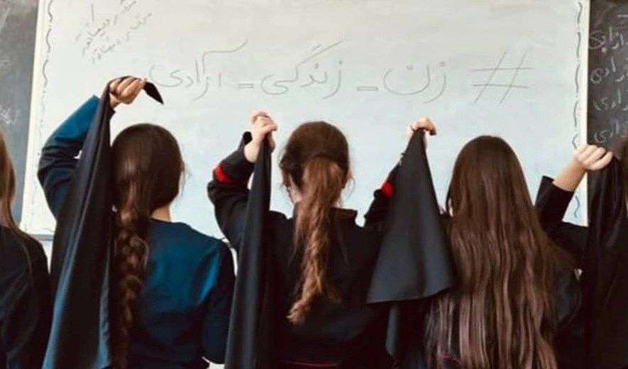 IRAN - Minors arrested