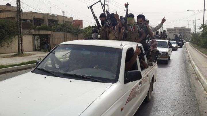 Militanti dell'ISIS nella città di Mosul
